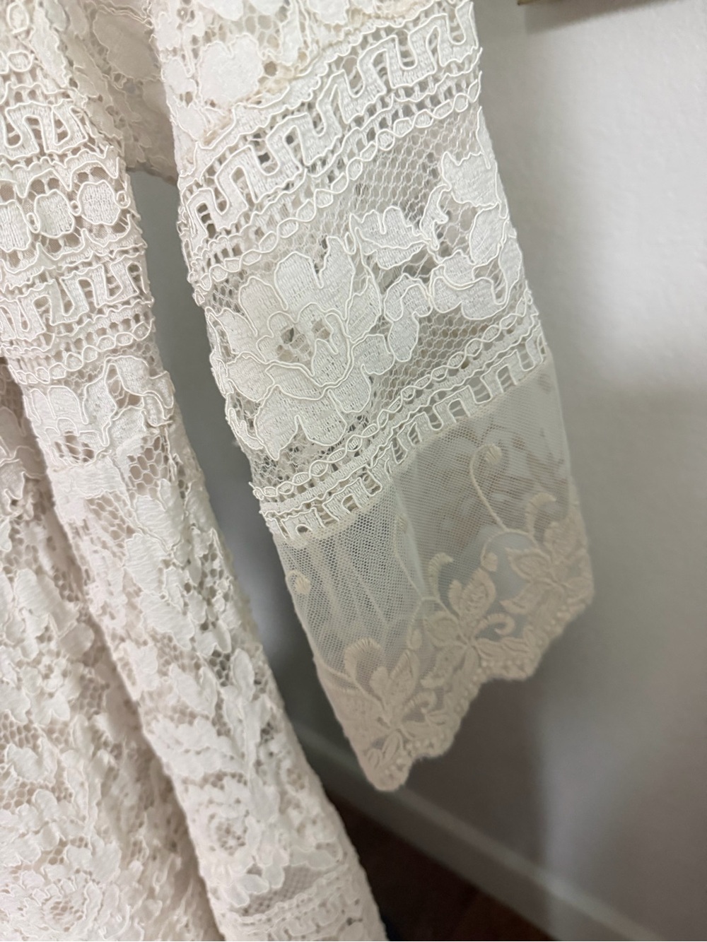 Women's Cream Italian Lace Maxi Dress - Elegant Crochet Style - Picture 3 of 6